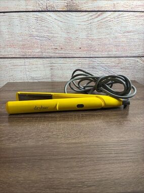 EUC Drybar The Tress Press Straightening Iron Yellow 1 inch